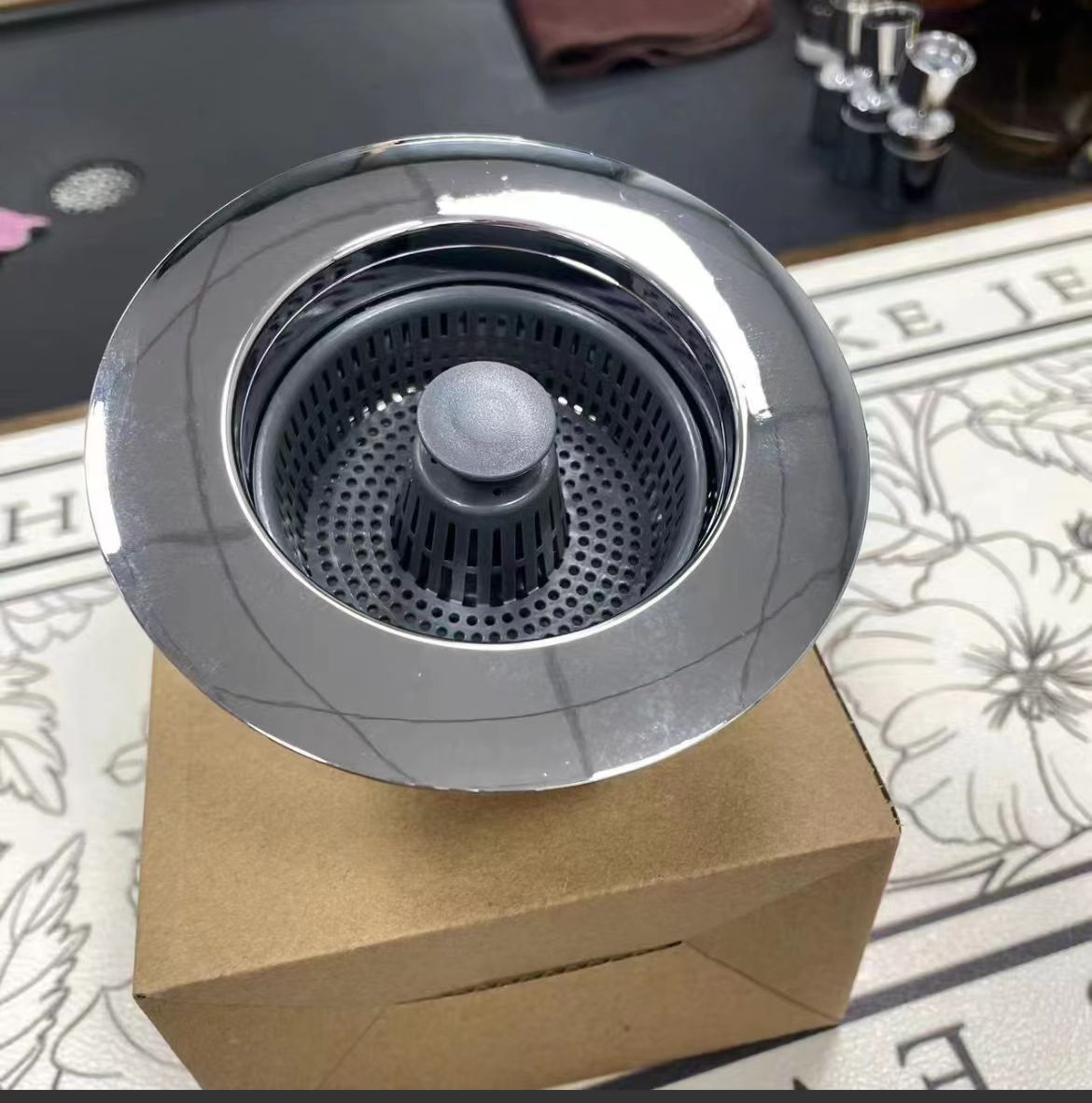 Stainless Steel Kitchen Sink Strainer With Pop-Up Drain
