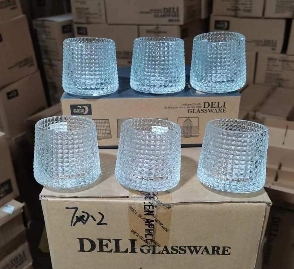 Wobbling glasses