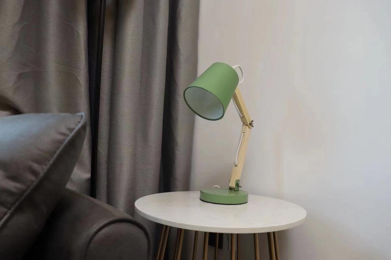 Modern Foldable Bedside lamp