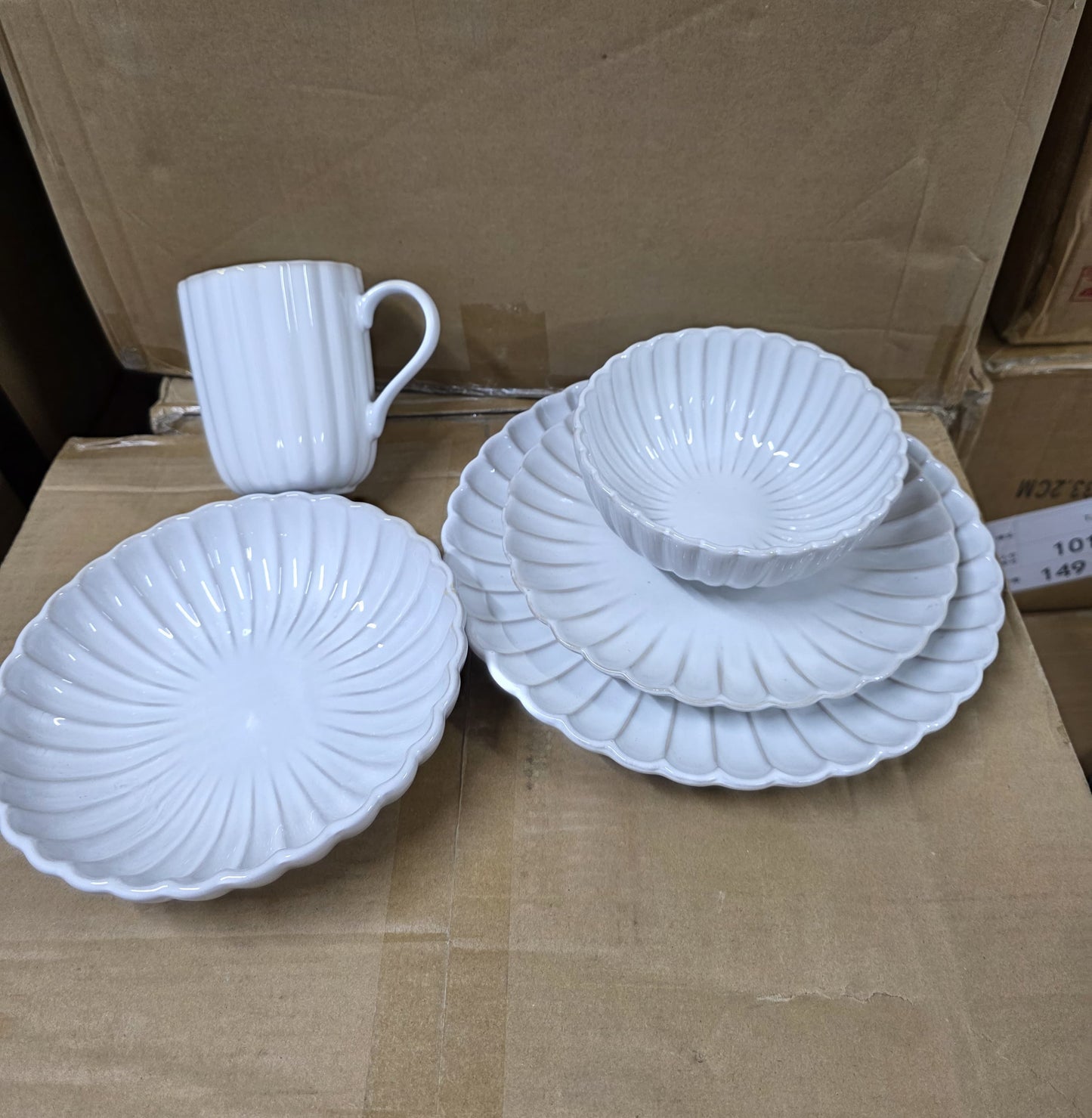 30pcs European Scalloped Ceramic Porcelain Dinnerware