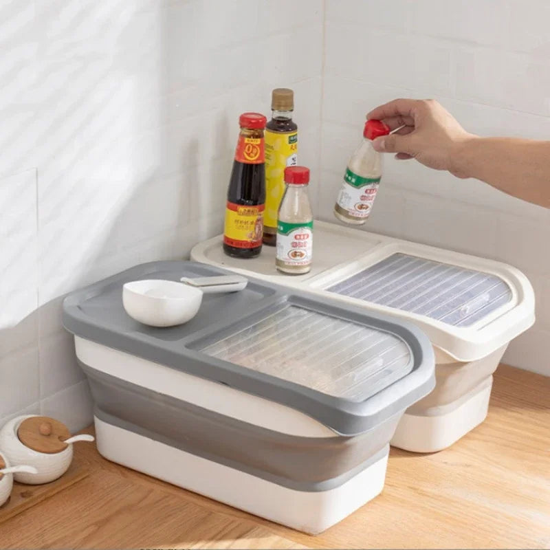 Collapsible cereals storage container