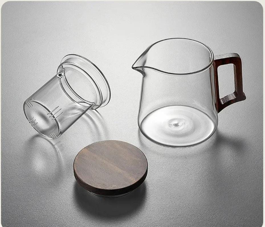High borosilicate teapot with walnut handle