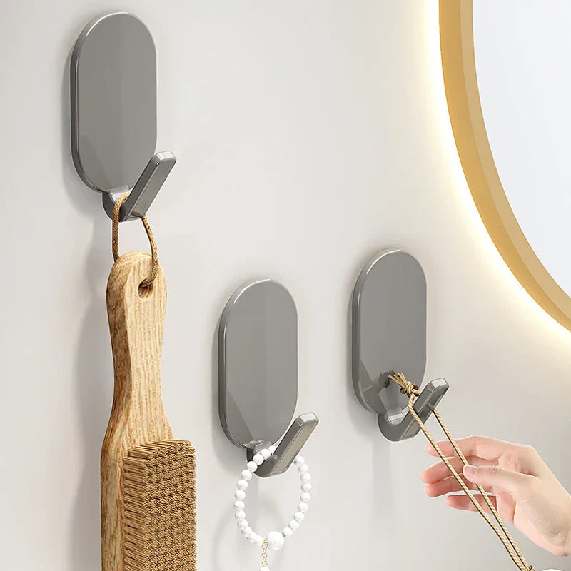 A pair of hooks metallic