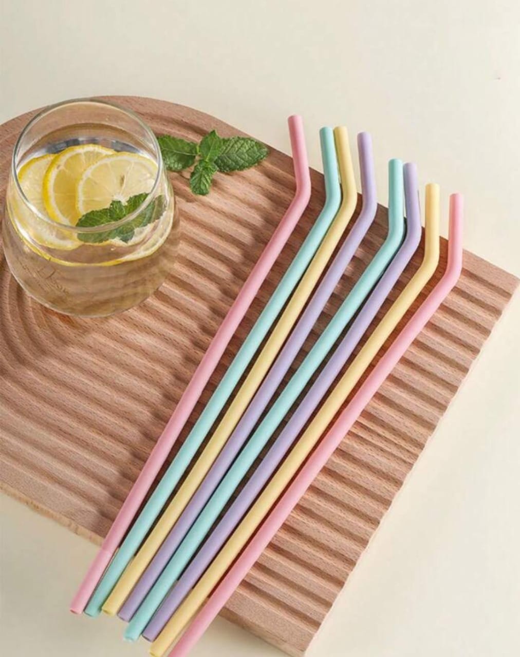 4pc Reusable silicone straws 29cm long enough
Easy to use and Eco friendly