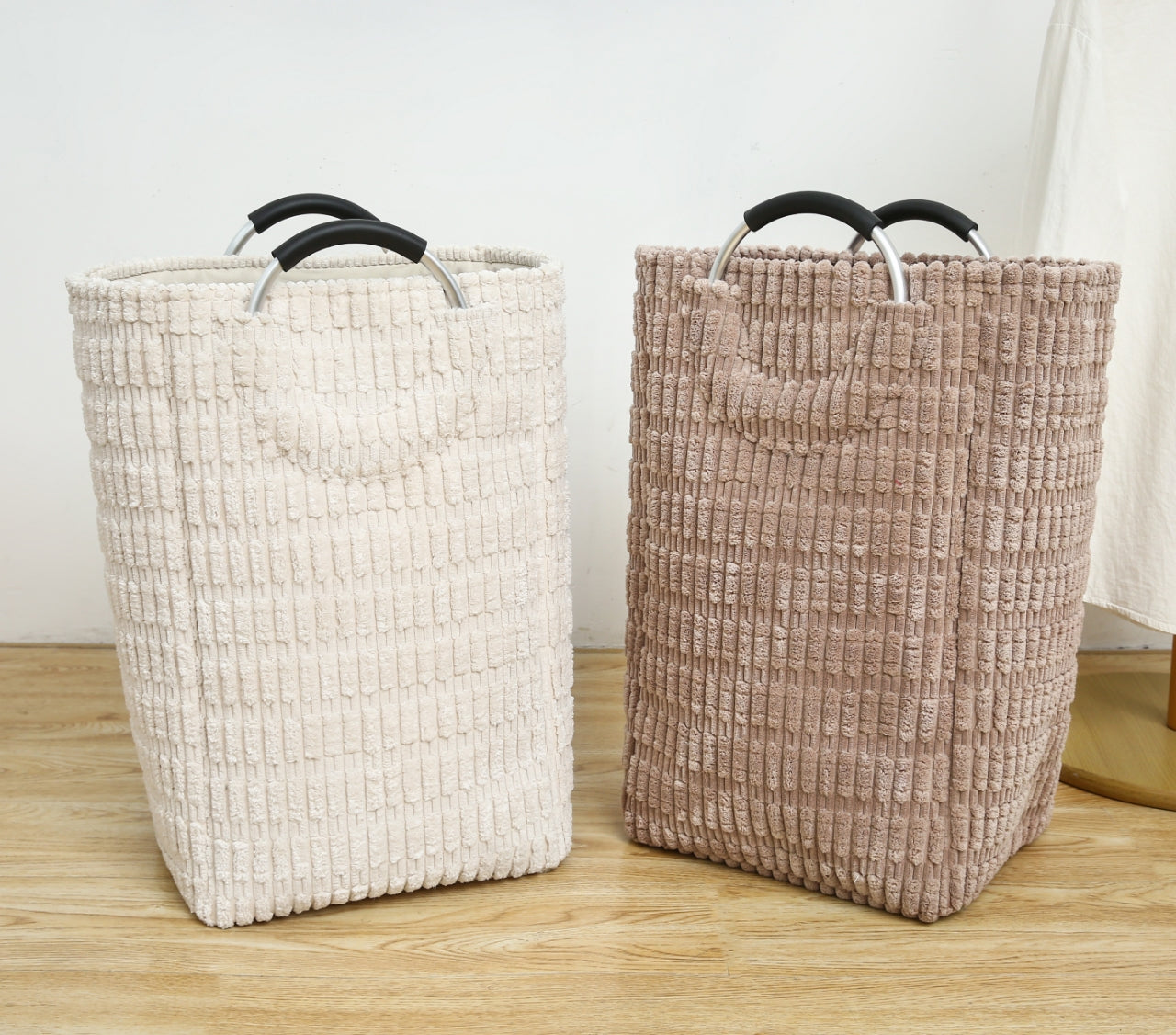 Woolen laundry baskets