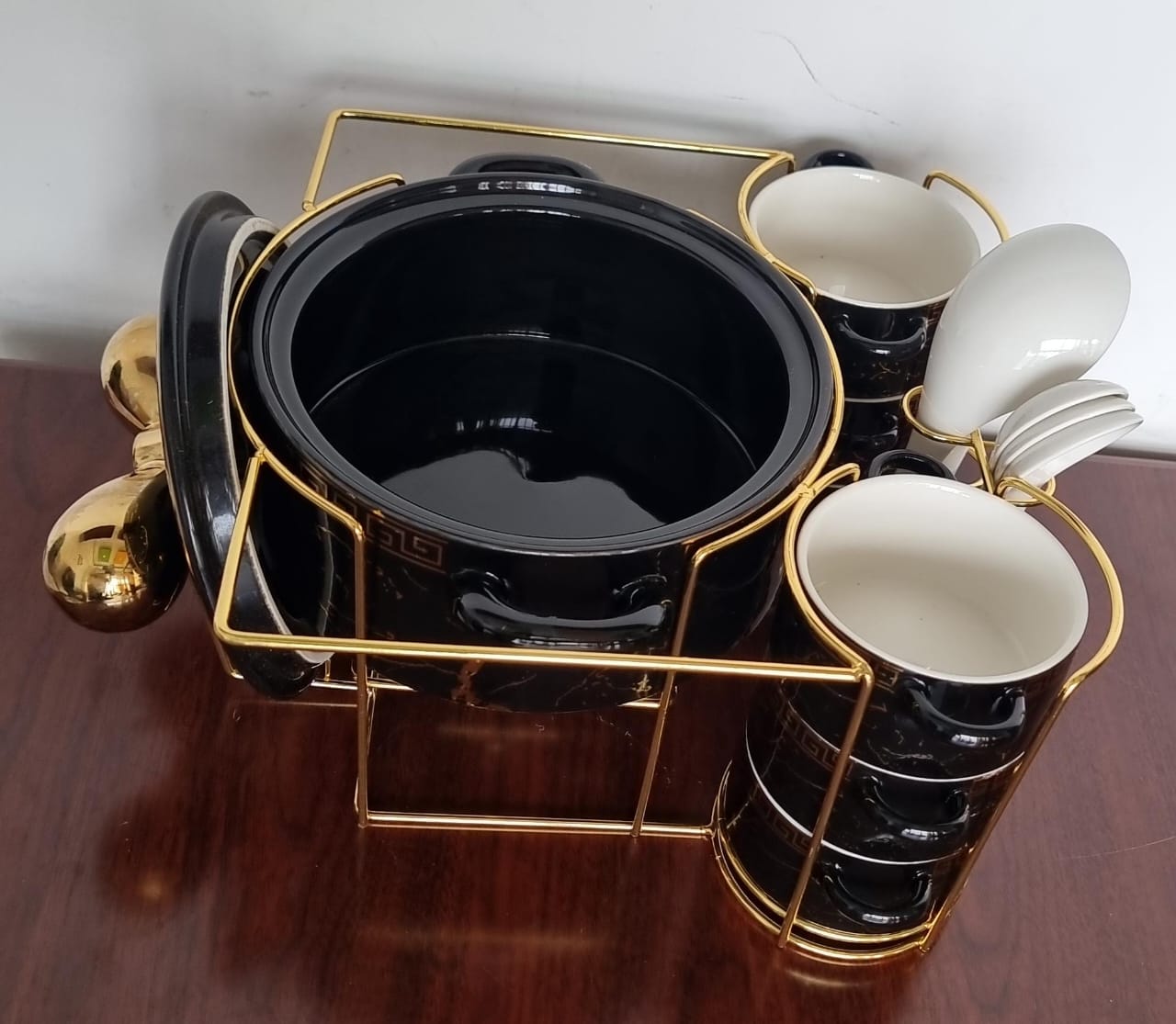 Ceramic marble-like soup bowls 1 soup touren on bamboo base + burner