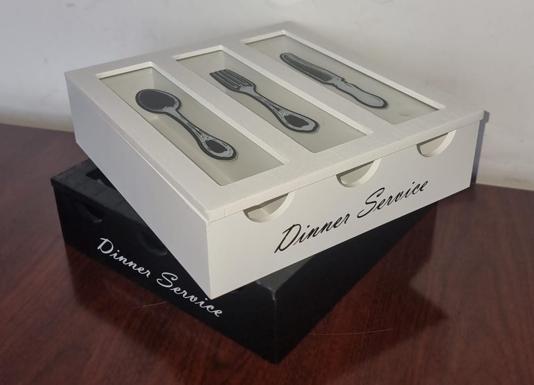 Dinner service 3 compartment cutlery box