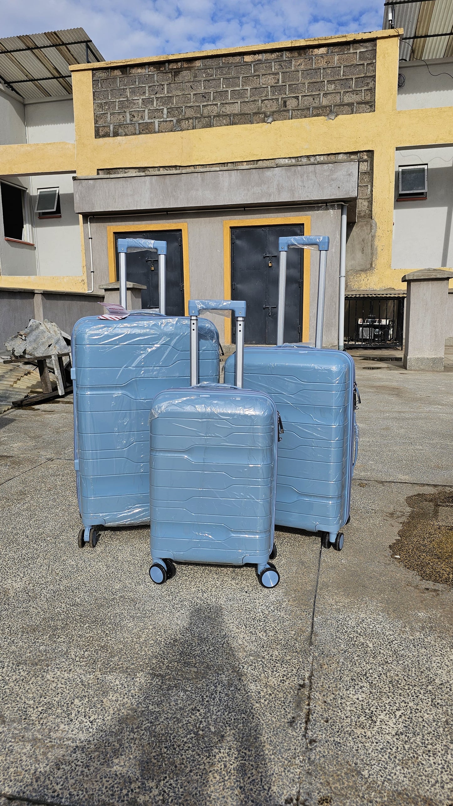 3 in 1 Luxurious Unbreakable Pp Suitcase