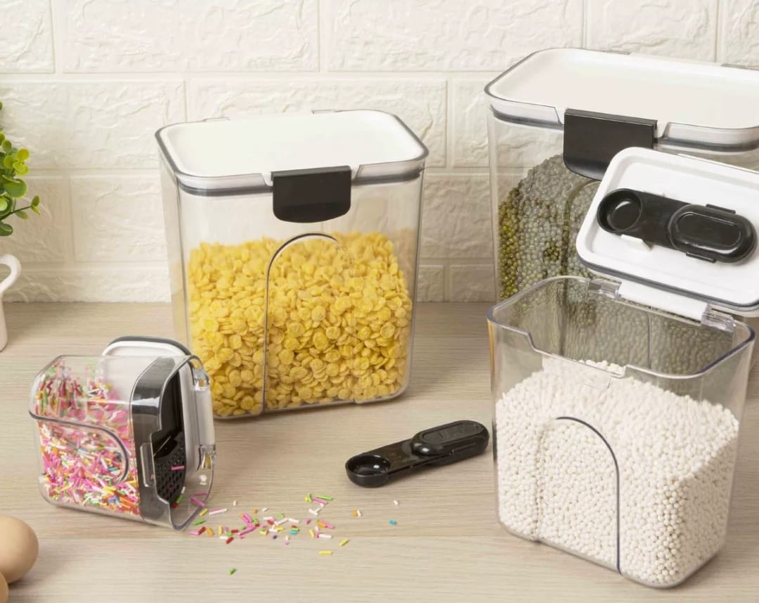 4pcs Airtight storage containers with spoons