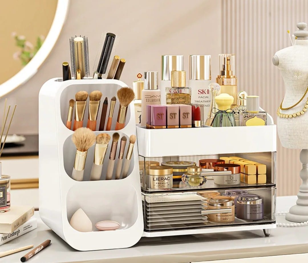 Makeup storage box/cosmetic organizer