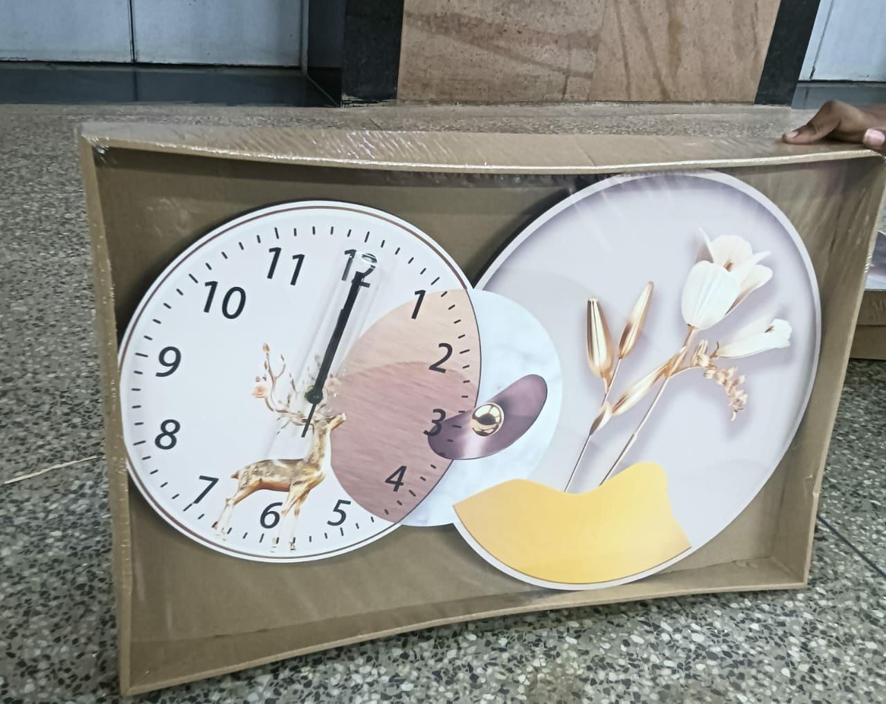 Minimalist wall hanging clock