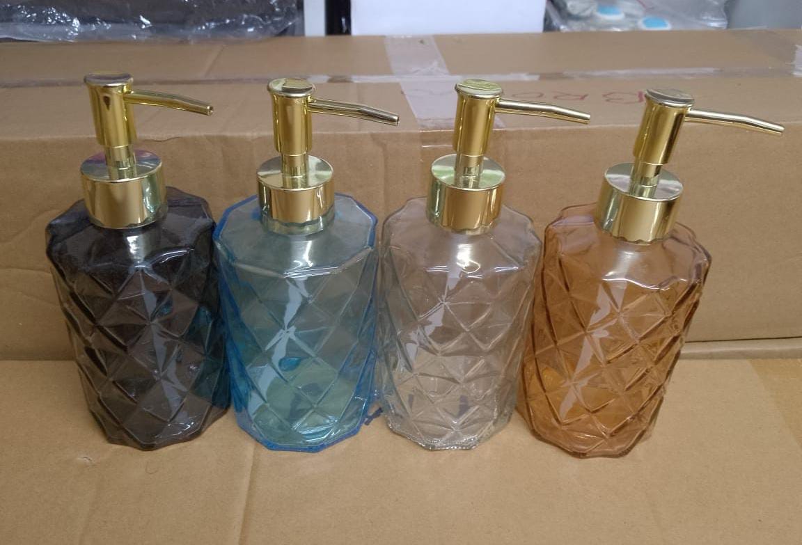 Travel liquid soap dispensers