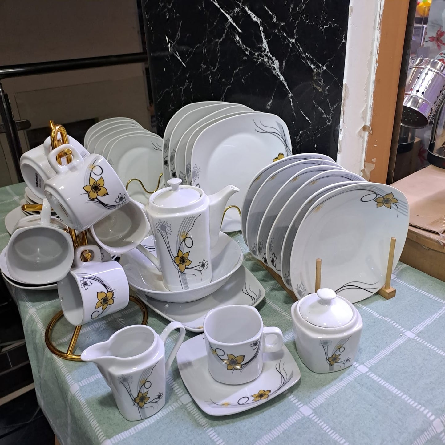 HOT SELLING 47 pc Dinnerset