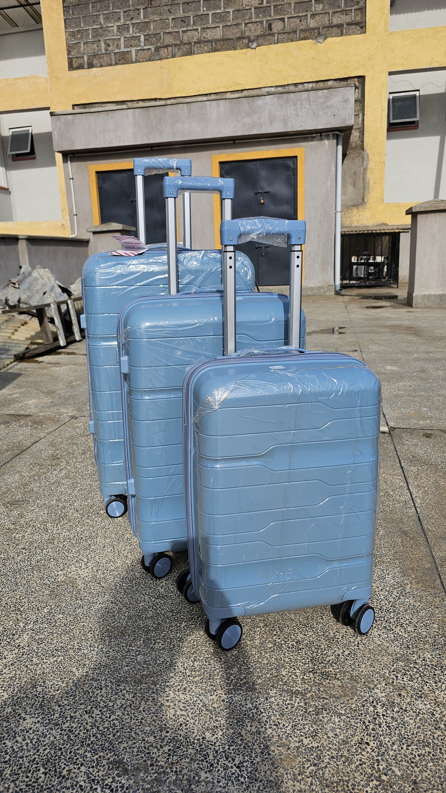 3 in 1 Luxurious Unbreakable Pp Suitcase
