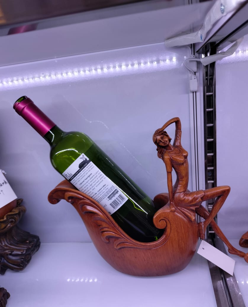 Creative lady sculpture wine bottle holder