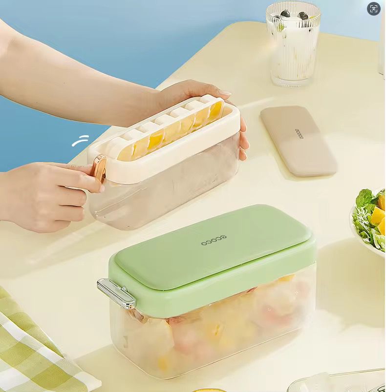 21 grid ice cubes maker with lid and scoop