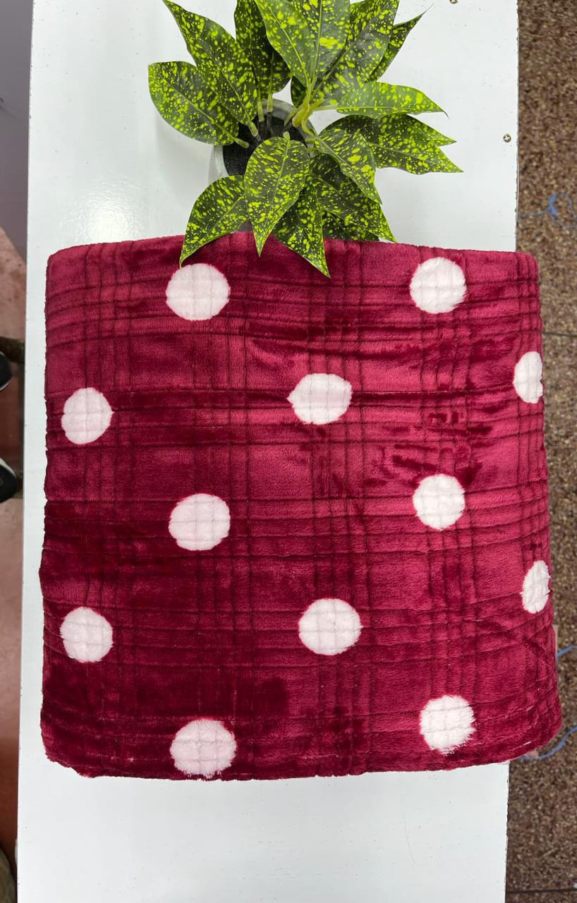 Polkadot fleece throw blankets