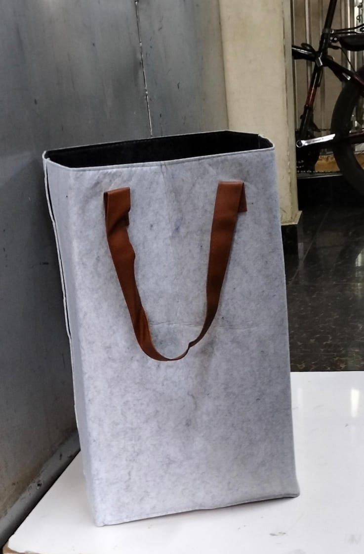 Foldable laundry basket with leather handles