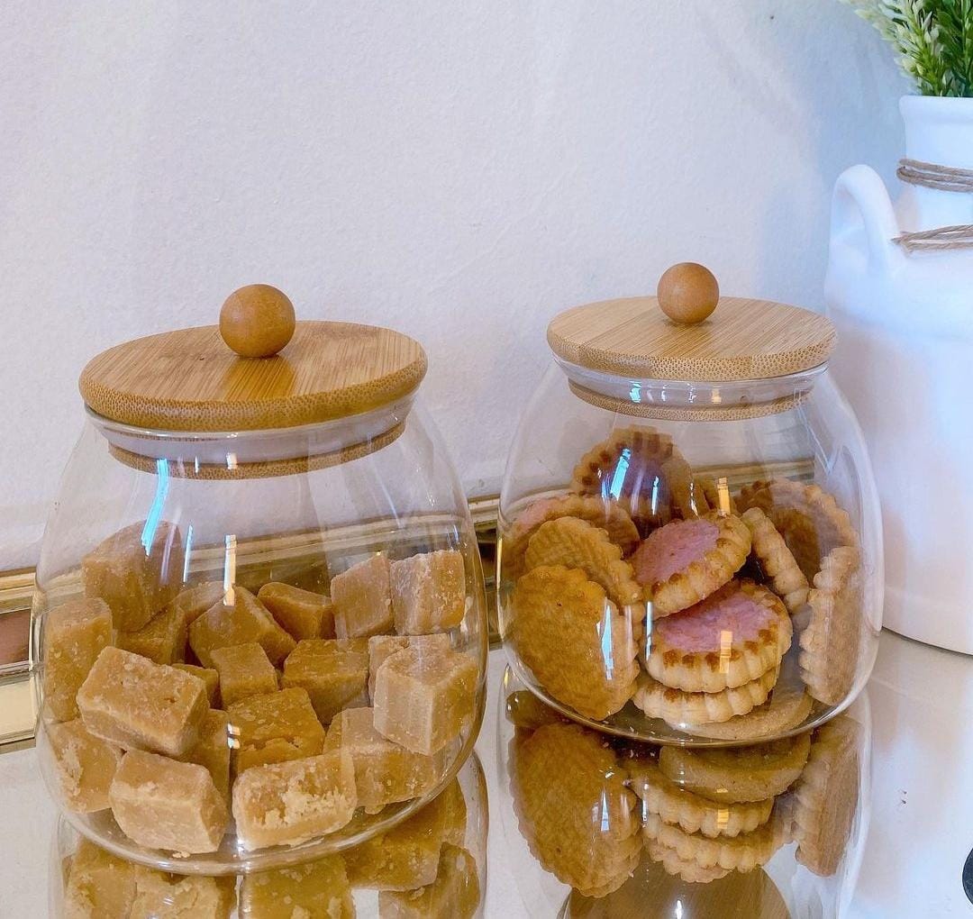 Glass storage containers /canisters
With Bamboo lid