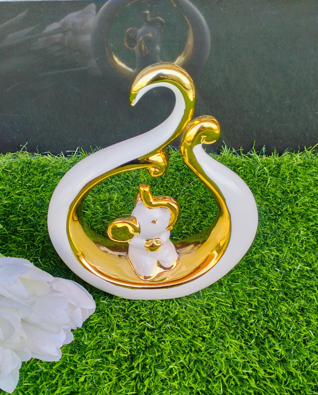 Luxurious ceramic Vases