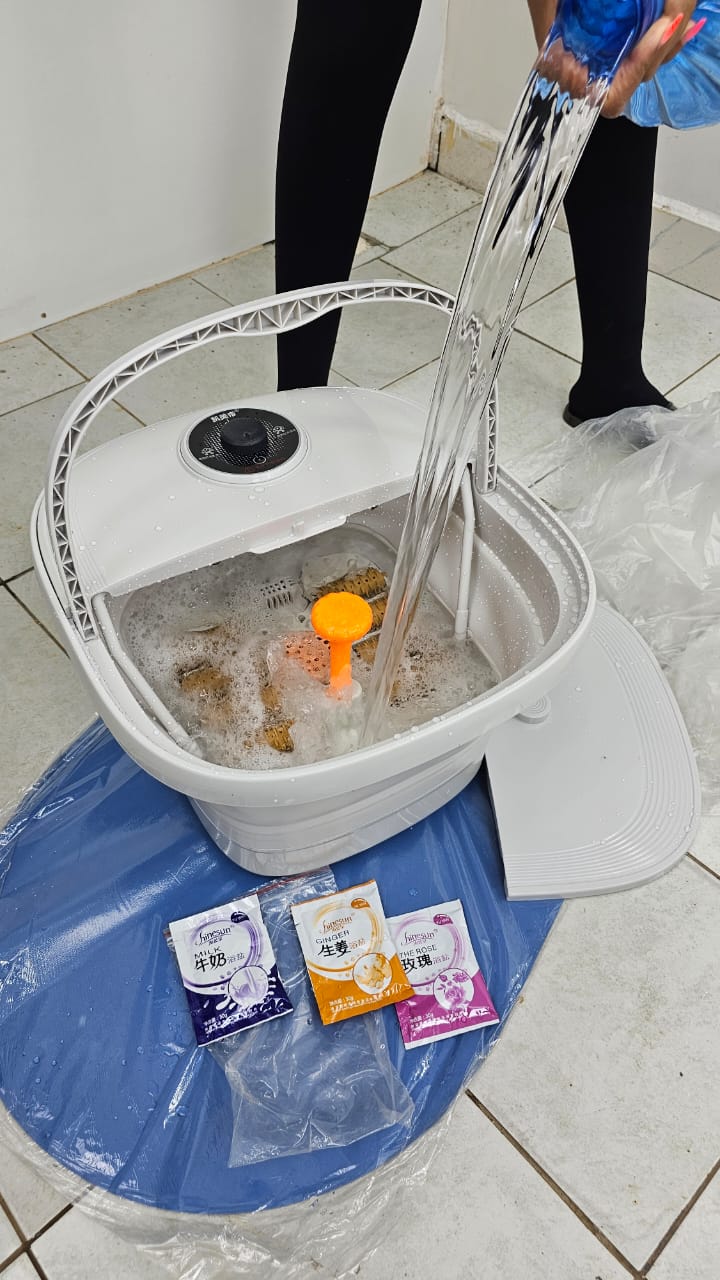 Electric footbath massager