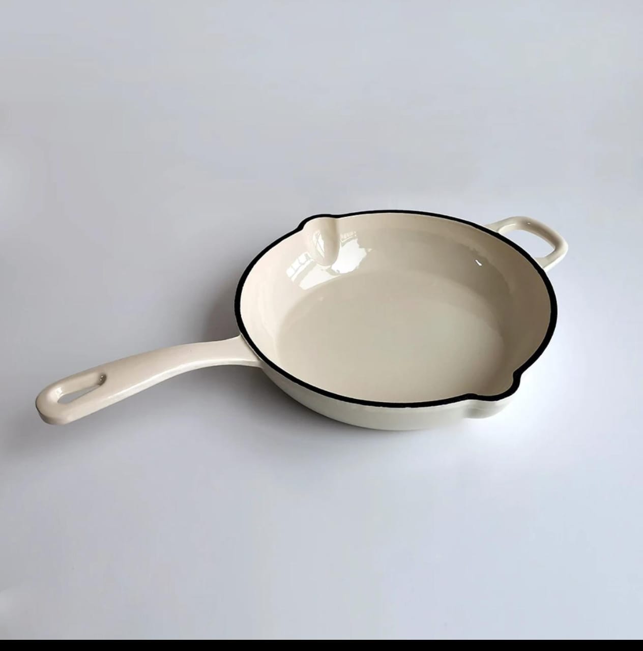 Cast iron pan