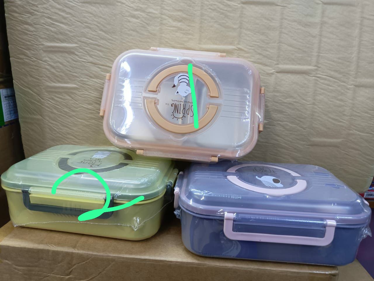 Toothpaste dispenser set