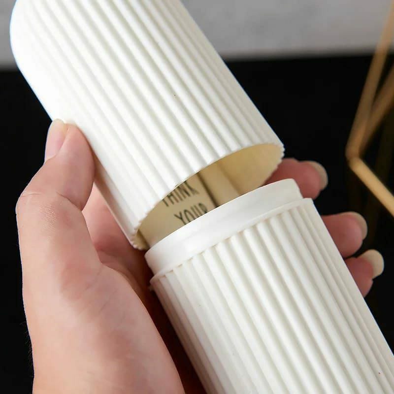 Portable travel toothbrush