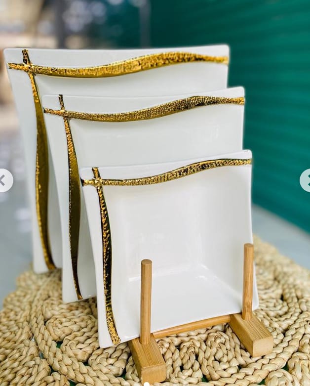 18pc Gold Line Dinner Plate