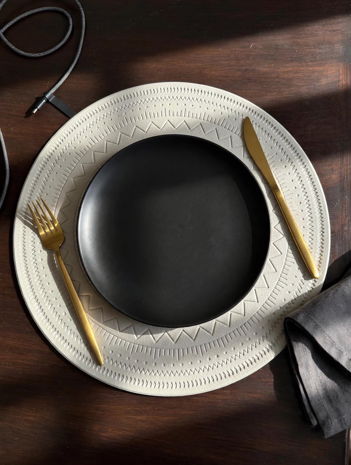 Embossed back PU leather Round