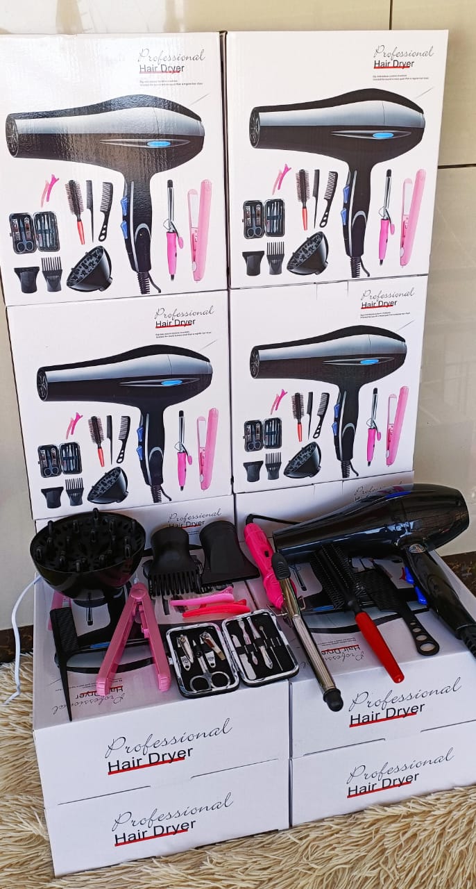 Professional blow dry with accessories