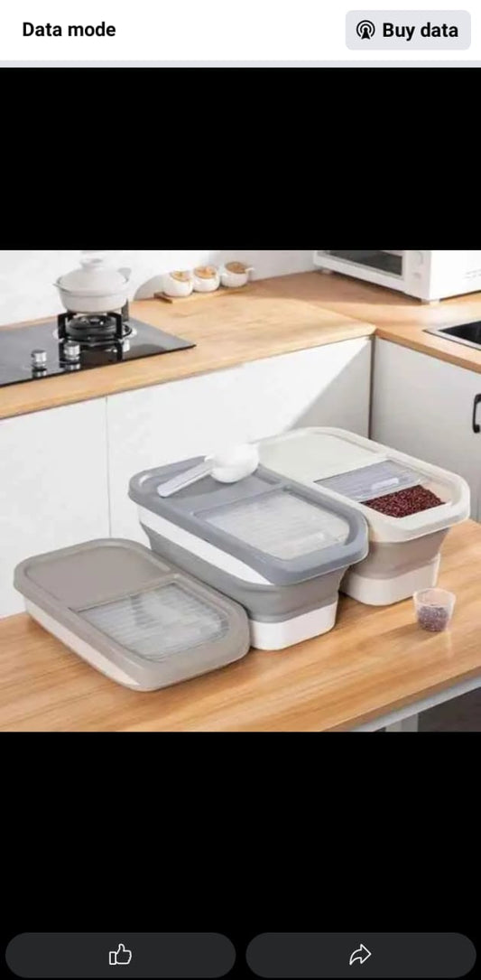 Collapsible cereals storage container