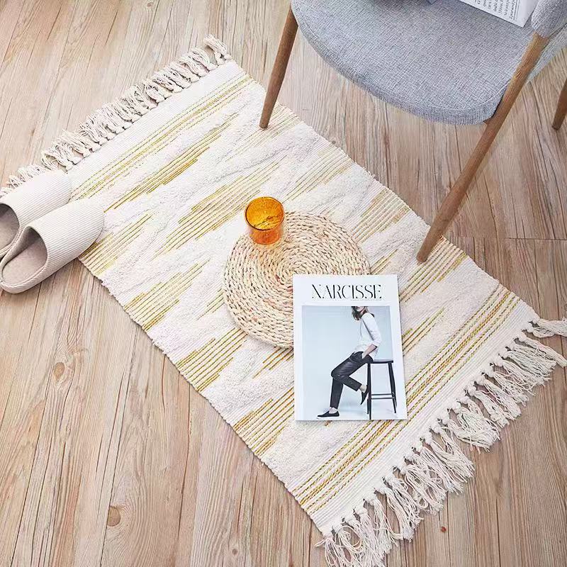 Bohemian Nordic style bedroom rug with tassels
60*120cm.