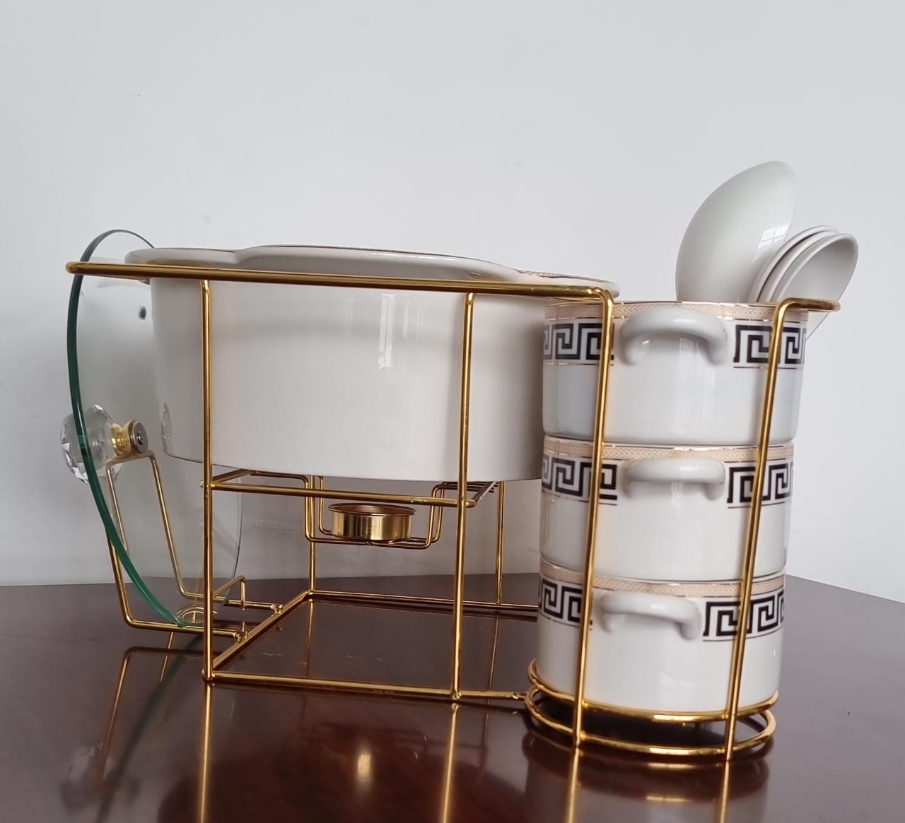 Ceramic marble-like soup bowls 1 soup touren on bamboo base + burner