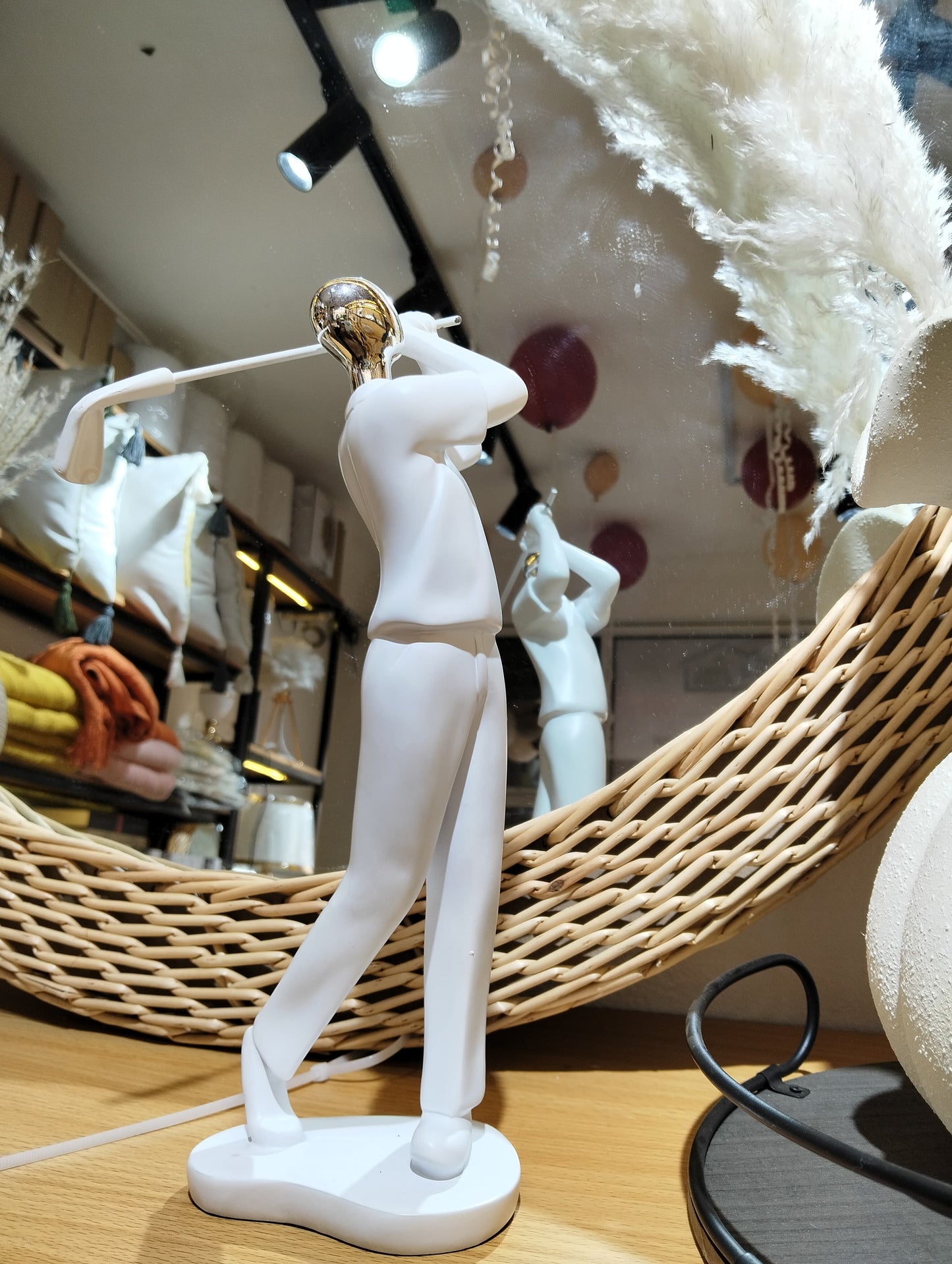 Office/home figure/golfing Modeling Resin Table Ornaments