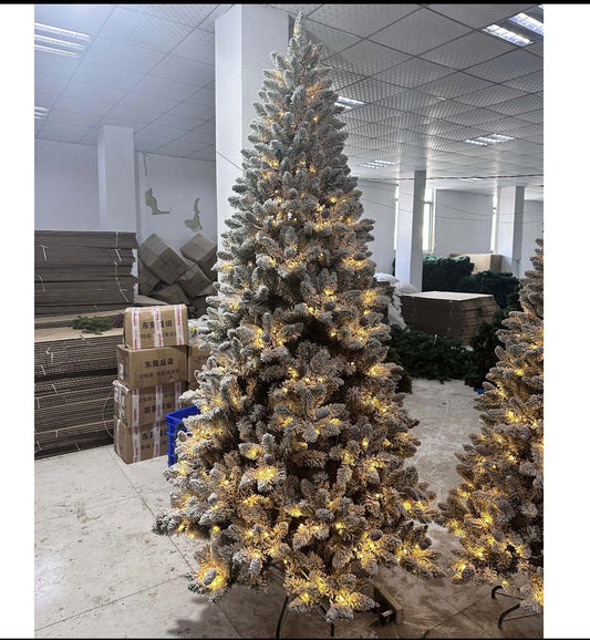 Pre-lit Snow flocked Christmas tree