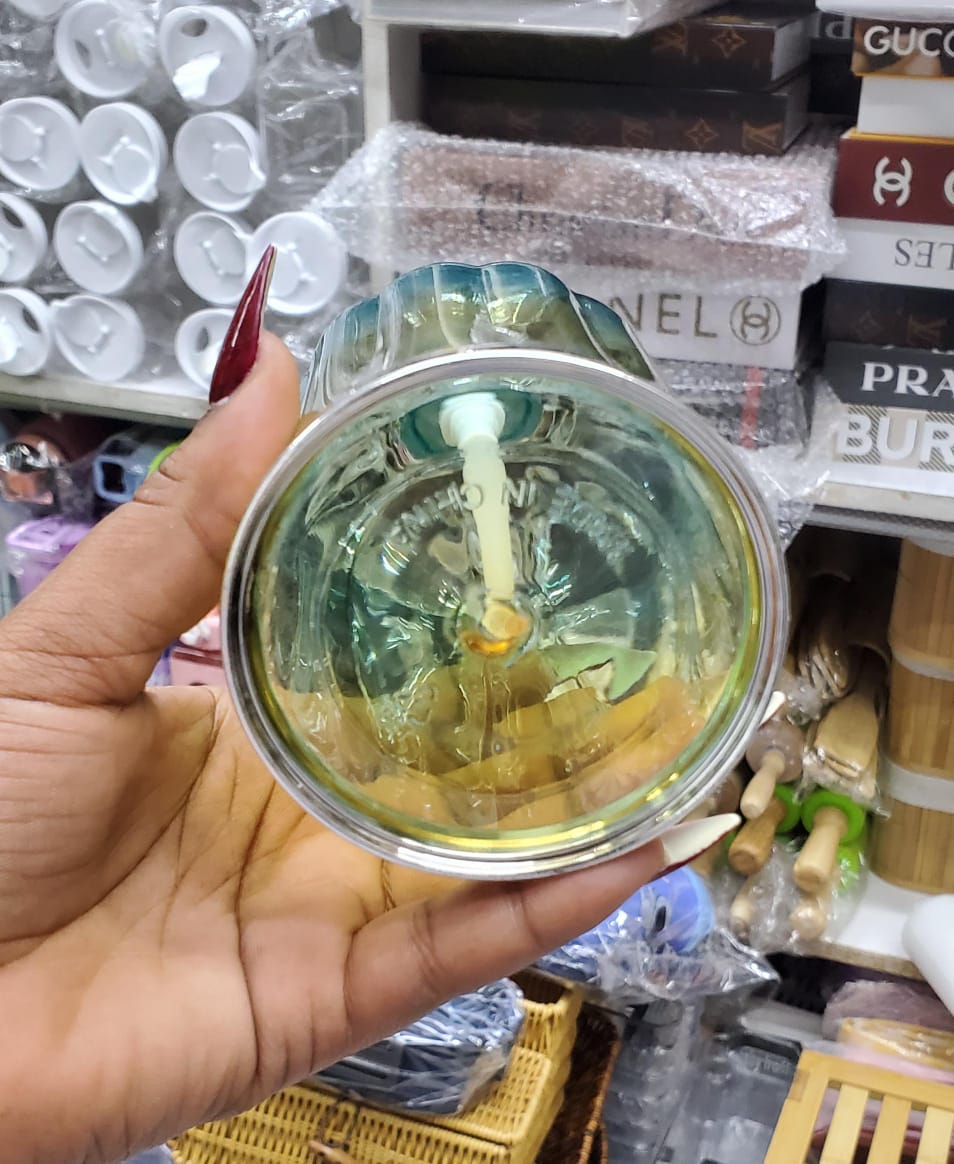 Acrylic coloured handwah dispenser