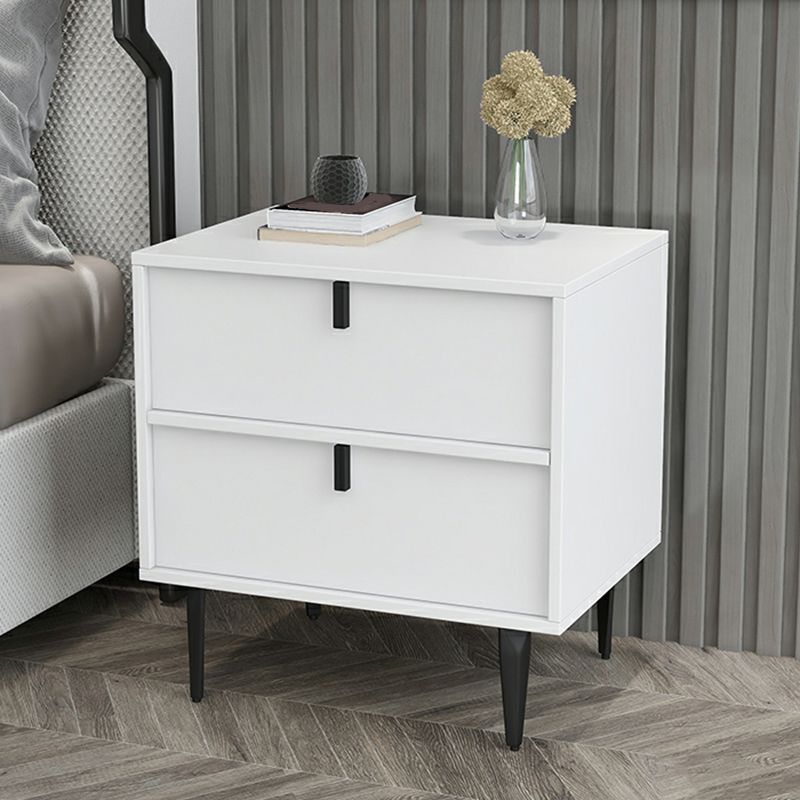 Night stand with 2 drawers