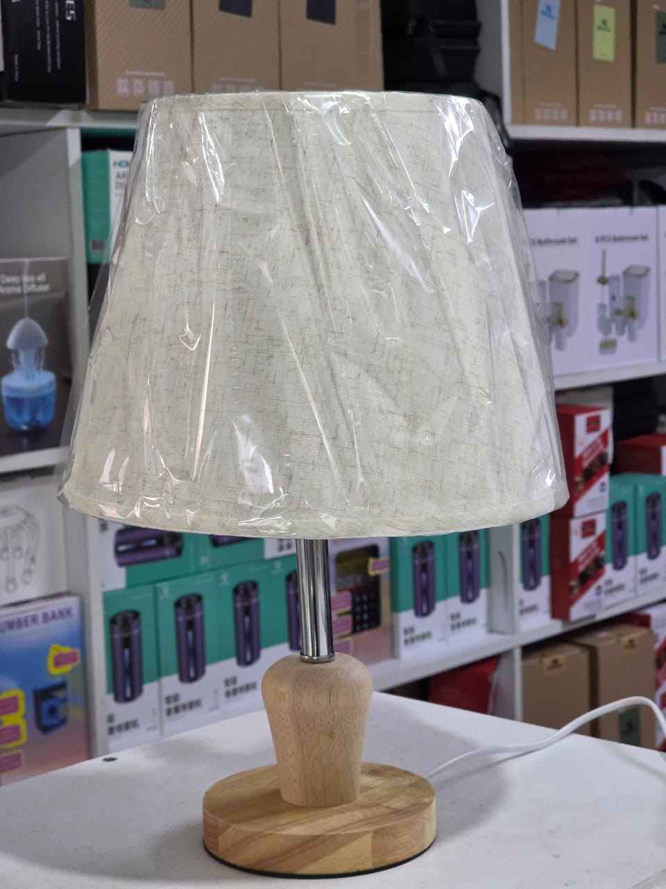 Creative LED solid Wood fabric table lamp