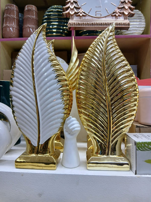 Ceramic leaf decor