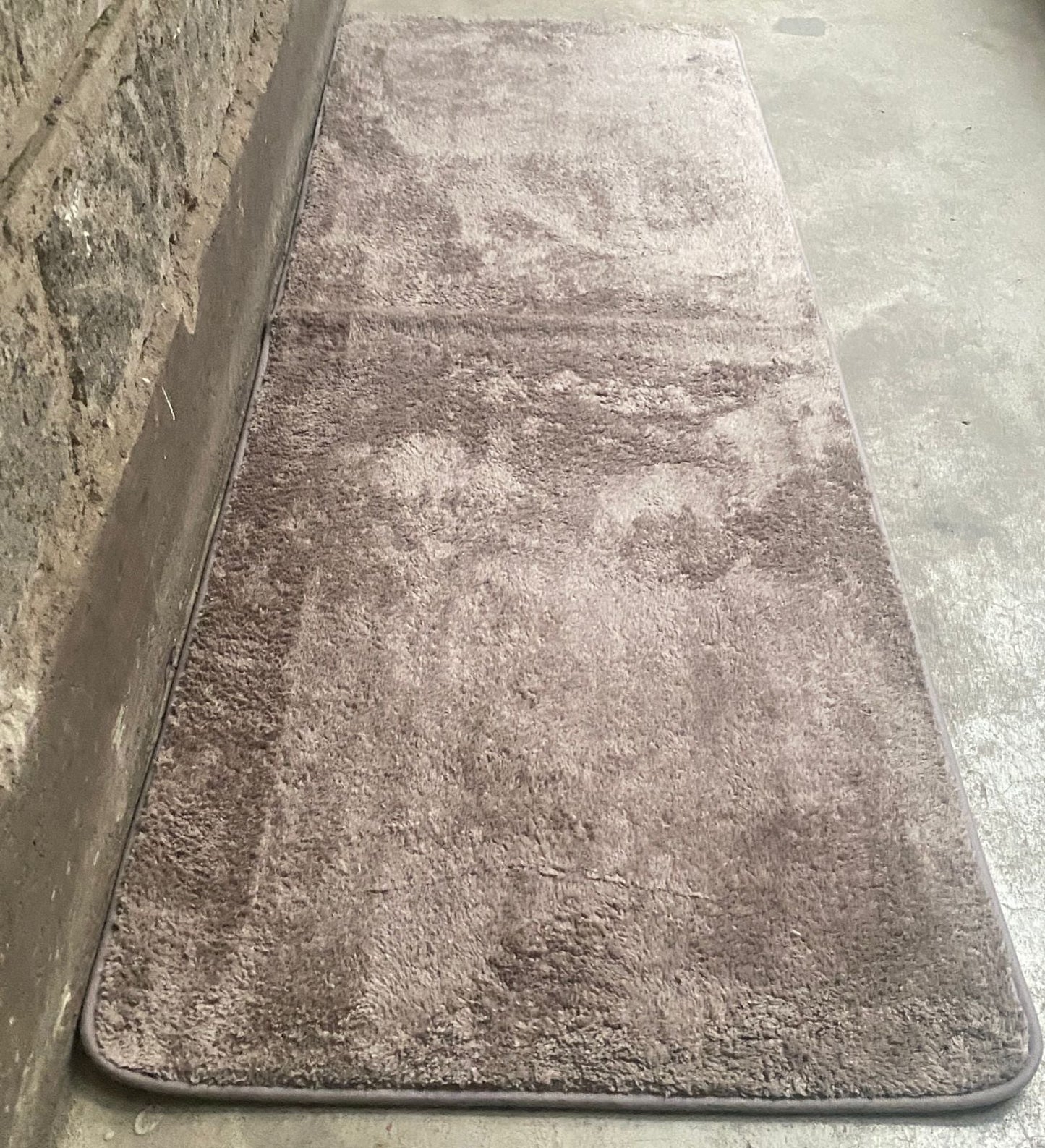 Non Slip Absorbent bedside mat Soft luxurious 60*180 cm
