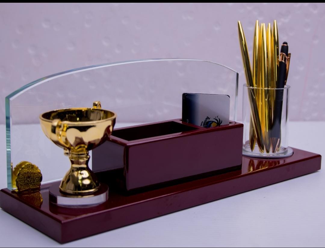 Executive desk organizer for executive office with Trophy finishing and Pen Organizer