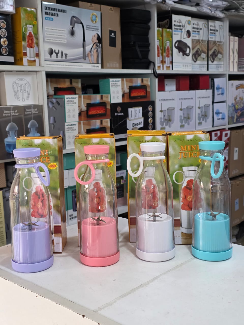 Portable mini juicer