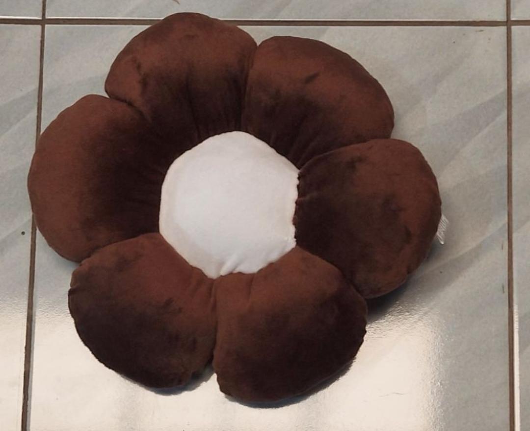 Sunflower-Shaped Throw Pillow