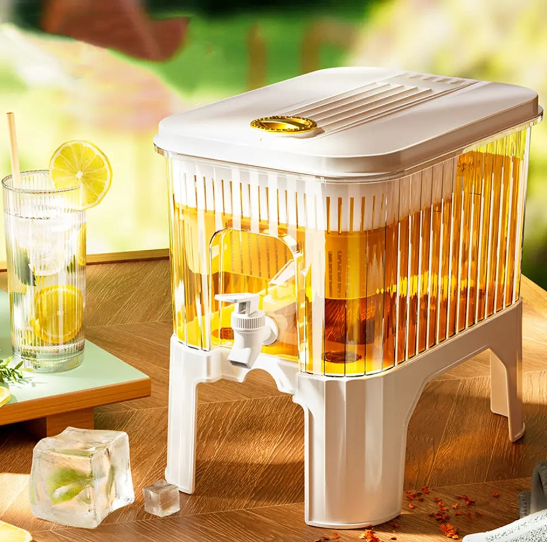 Cold water pitcher kettle with tap