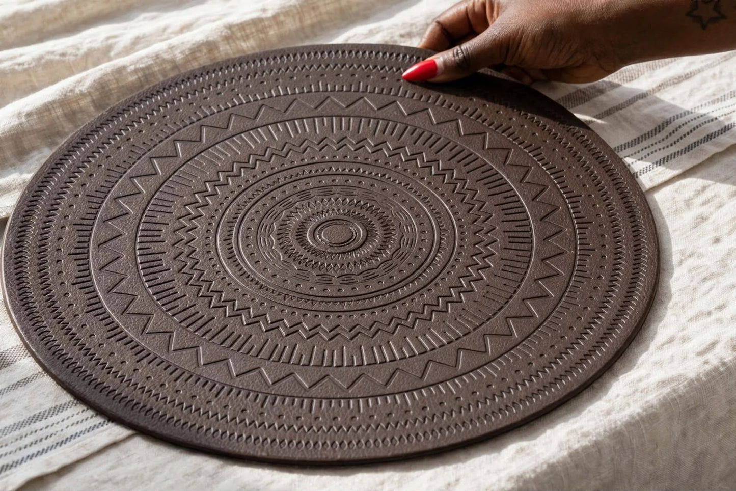Embossed back PU leather Round