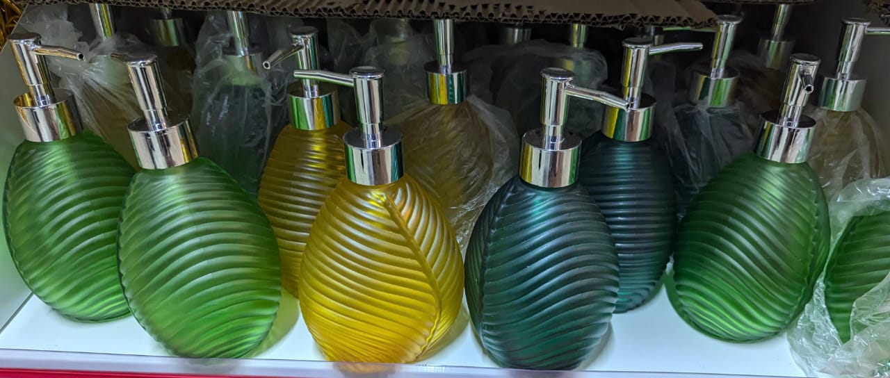 Lotion pump bottle for kitchen/ bathroom countertops / shower gel/ decorative soap dispenser