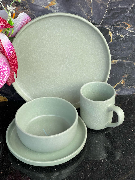 24Pc Ceramic dinner set