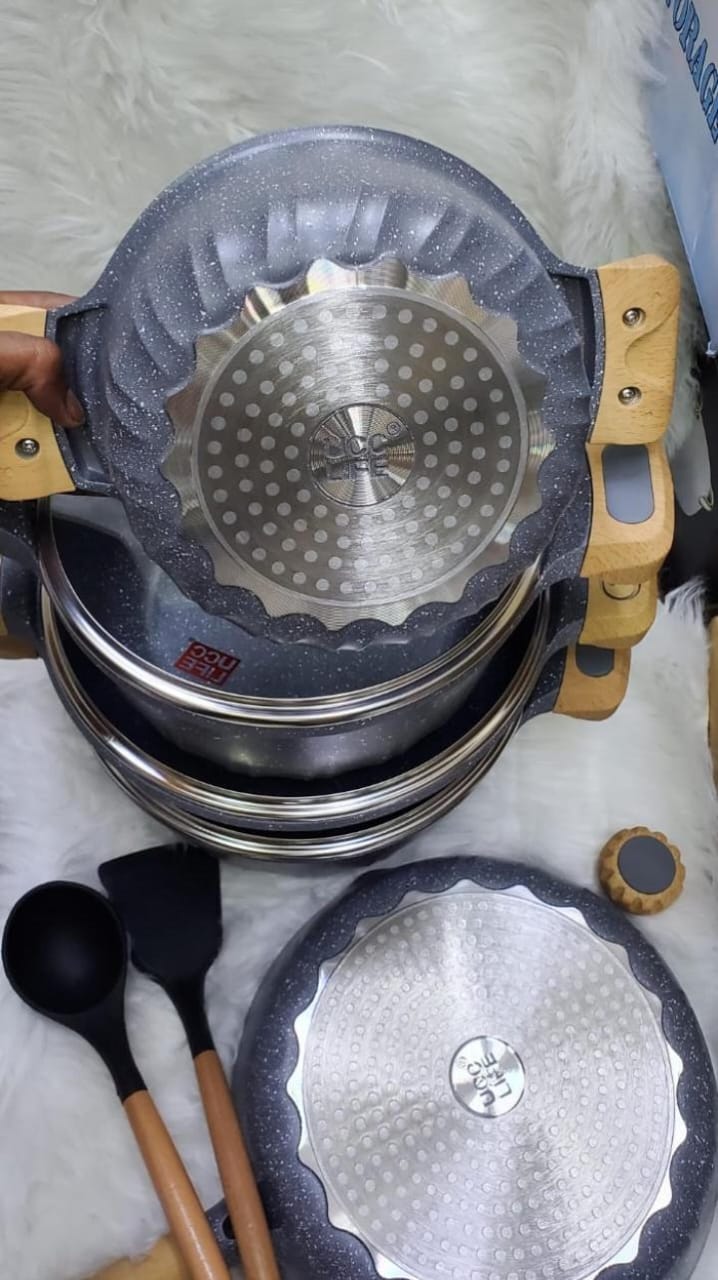 11pcs Heavy duty cookware with bamboo handle set