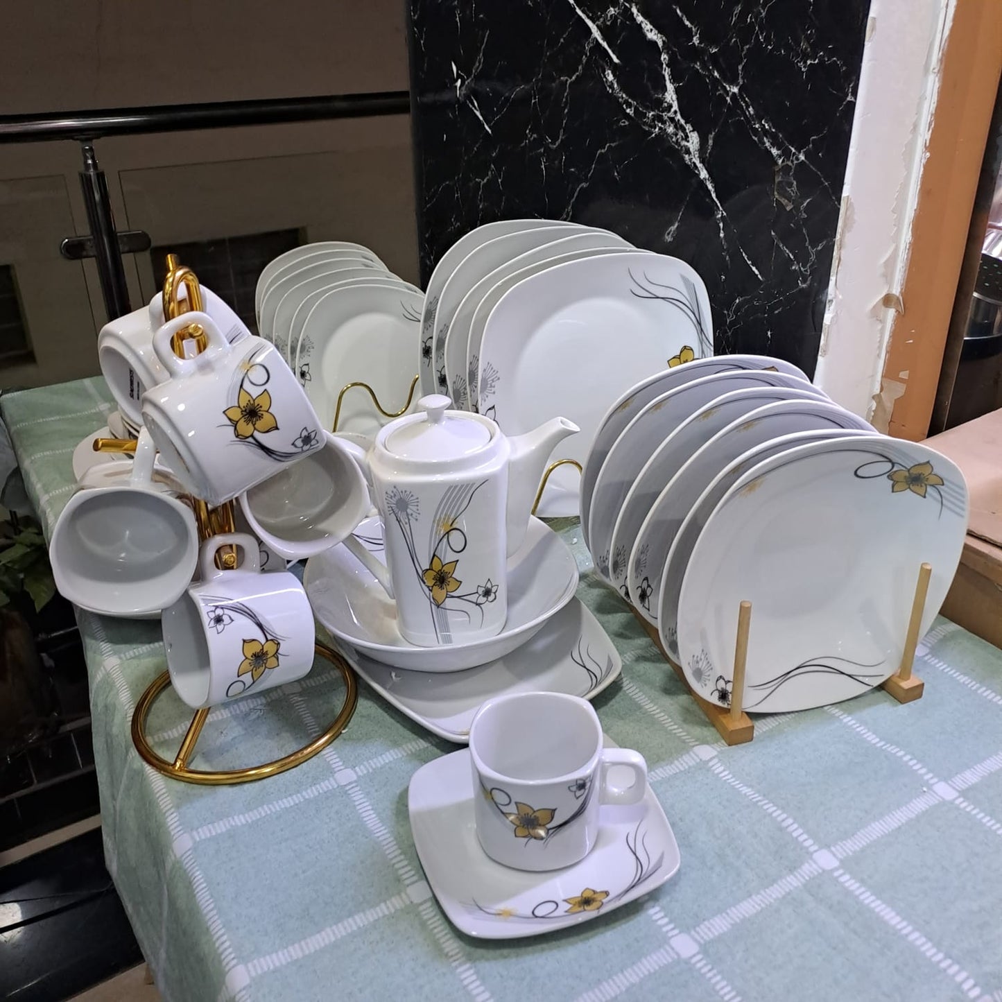 HOT SELLING 47 pc Dinnerset